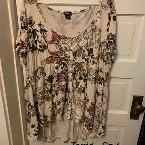 Torrid Top Sz 4